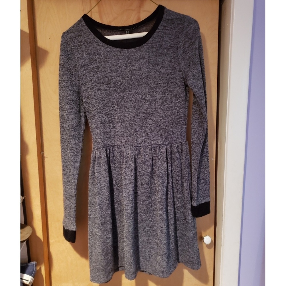 💙 Forever 21 grey and black sweater dress